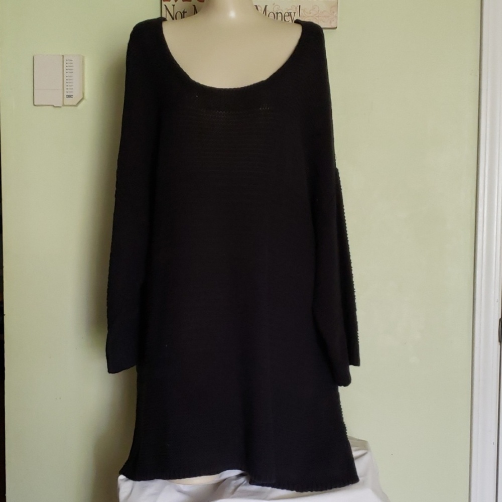 Scallop neck sweater